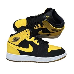 Air Jordan 1 Retro Mid New Love 2017 Yellow Black Sz 3.5